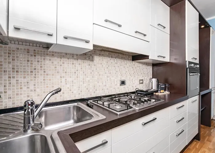 Into The Blu With Private Parking! Appartement